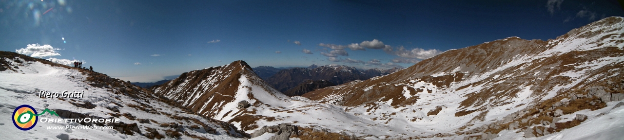 111 Panoramica dal Menna verso il Rif. Palazzi.jpg